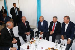 Erdoğan, siyasi parti liderleriyle sohbet etti