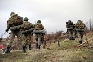 'Boralar' timi ka&ccedil;an PKK'lıların peşinde
