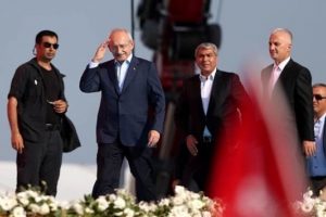 Kılı&ccedil;daroğlu miting sonunda neden k&uuml;rs&uuml;ye &ccedil;ıkmadı?