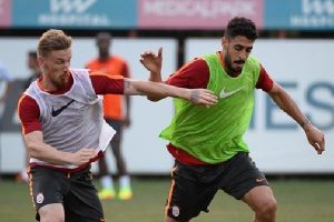 Tolga Ciğerci, Galatasaray'da ilk idmanına &ccedil;ıktı