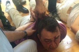 Eski askeri liseliler iki şeyi kabullenemiyorlar