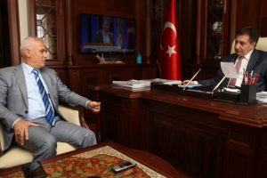 Başkan Bozbey Misi ve G&ouml;lyazı projelerini Vali K&uuml;&ccedil;&uuml;k'e anlattı