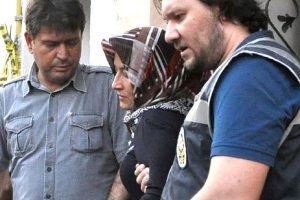 Tesisat&ccedil;ıyı &ouml;ld&uuml;ren kadın: Arbede sırasında t&uuml;fek ateş aldı