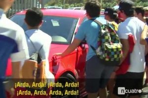 Barcelonalı taraftarlar Arda Turan'a k&uuml;f&uuml;r etti