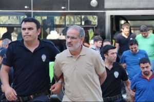 Şanlıurfa'da 52 akademisyen adliyeye &ccedil;ıkarıldı