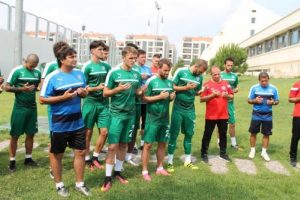 Bursaspor &ccedil;alışmalara kurban keserek başladı