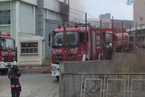 Kimyasal maddelerin bulunduğu fabrikada yangın