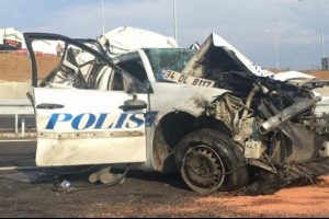 Osmangazi K&ouml;pr&uuml;s&uuml;'nde ilk &ouml;l&uuml;ml&uuml; kaza:1 polis şehit, 2 yaralı
