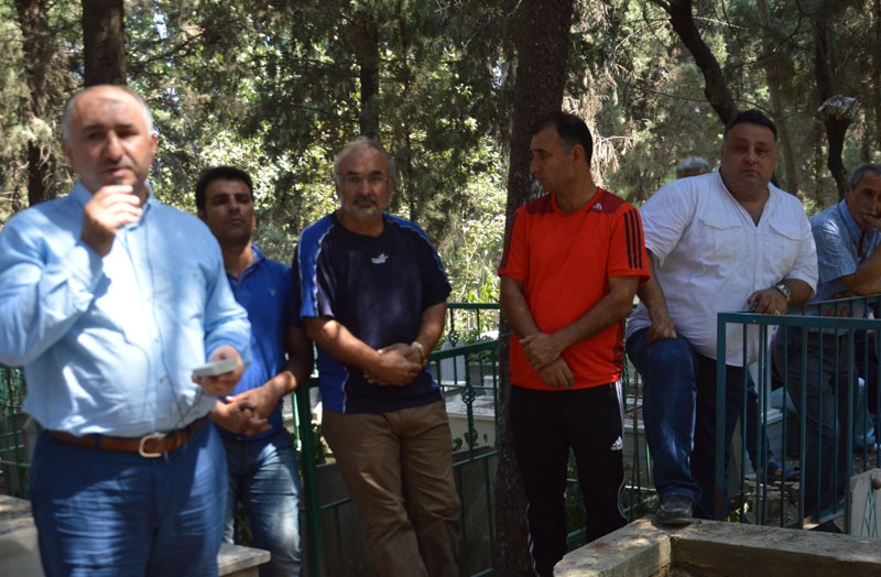 Futbolcu G&ouml;kmen Yıldıran Bursa'da mezarı başında anıldı