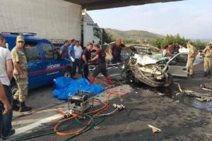 Osmaniye'de trafik kazası: 3 &ouml;l&uuml;, 5 yaralı