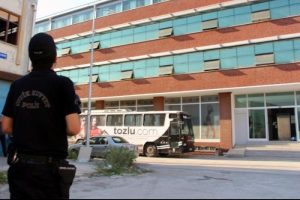 Samsun'da Tozlu Giyim'e FET&Ouml; operasyonunda 4 g&ouml;zaltı