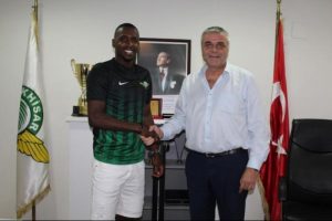 Akhisarspor &ouml;n liberoyu İspanya'da buldu