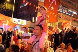 Zonguldak'ta demokrasi n&ouml;betinin son g&uuml;n&uuml;nde şehitler i&ccedil;in dua edildi