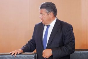 Biz varken, &ccedil;ifte vatandaşlık kaldırılamaz