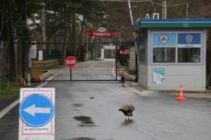 Sınır kapılarında 219 FET&Ouml;'c&uuml; yakalandı