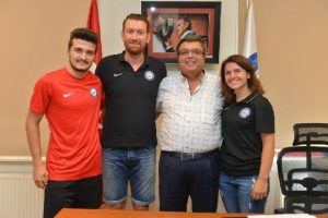 Nil&uuml;fer Belediyespor antren&ouml;r Fatih Işık ile s&ouml;zleşme yeniledi