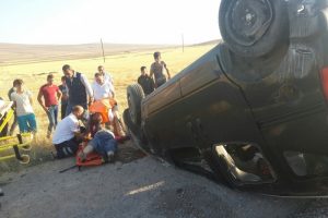Kamyonet 8 takla attı: 1 &ouml;l&uuml;, 6 yaralı
