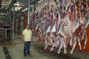 Bursa İneg&ouml;l mezbahasında kurban kolaylığı