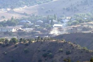 Şemdinli'de PKK'lı ter&ouml;ristler hudut b&ouml;l&uuml;ğ&uuml;ne saldırdı