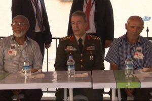 Orgeneral Akar'dan şehidin ailesine ziyaret