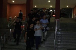 Kocaeli'de FET&Ouml; operasyonunda tutuklamalar s&uuml;r&uuml;yor