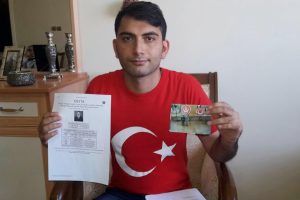 "Sağ kulağım sol kulağımdan k&uuml;&ccedil;&uuml;k diyerek askeri okula almadılar"