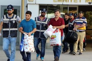 Bolu'da FET&Ouml; soruşturmasında 5 kişi adliyede