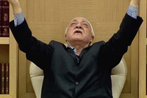 Fethullah G&uuml;len'den a&ccedil;ıklama! 'Hakkımdaki su&ccedil;ları kanıtlayın'