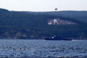 Rus savaş gemileri &Ccedil;anakkale Boğazı'ndan peş peşe ge&ccedil;ti