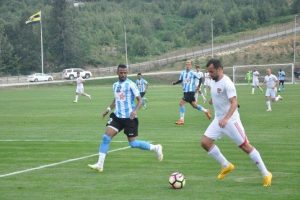 Gaziantepspor &uuml;&ccedil;&uuml;nc&uuml; hazırlık ma&ccedil;ında yarım d&uuml;zine gol attı
