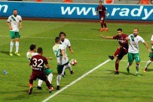 Bursaspor, Trabzonspor'u ezdi!