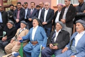 PKK'lılar iki kişiyi ka&ccedil;ırdı