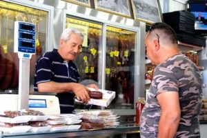 İzinci, 'pastırmaya engel'i b&ouml;yle aştı