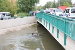 Kayıp gencin cesedi, kanalda bulundu