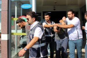 Darbeci albaylar İstanbul'a sevk edildi