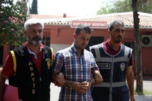 &Ouml;nce villaya sonra cezaevine girdi