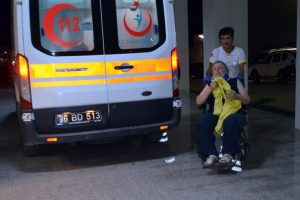 Bursa'da otoyolda iki ara&ccedil; kafa kafaya &ccedil;arpıştı: 7 yaralı