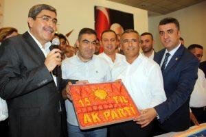 15. yıla &ouml;zel fıstıklı baklava