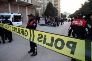 Saman kavgası kanlı bitti: 2 &ouml;l&uuml;