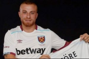 G&ouml;khan T&ouml;re yeni takımıyla ilk ma&ccedil;ına &ccedil;ıktı
