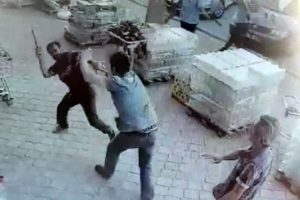 Bı&ccedil;aklı ve baltalı su kavgası: 5 yaralı