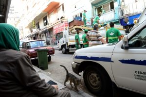 Bursa'da &ccedil;&ouml;p eve giren ekipler fenalaştı