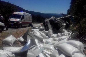 Bursa'da kamyonet şarampole yuvarlandı: 1 &ouml;l&uuml;