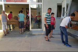 &Ouml;ğrencilerini kurtarmak isterken...
