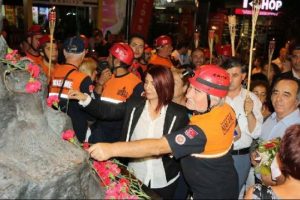 Marmara Depremi'nde Avcılar'da yaşamını yitiren 270 kişi anıldı