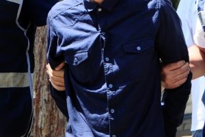 14 polis hakkında yakalama kararı