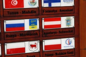 Avusturya'daki panolu hakarete 'kardeş' tepkisi