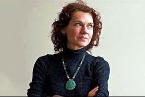 Yazar Aslı Erdoğan hastaneye kaldırıldı