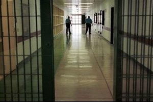 Kapalı cezaevlerinde kalan mahkumlarla ilgili flaş karar