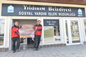 'Paylaşım At&ouml;lyesi'  Bursalı ihtiya&ccedil; sahiplerinin y&uuml;z&uuml;n&uuml; g&uuml;ld&uuml;r&uuml;yor